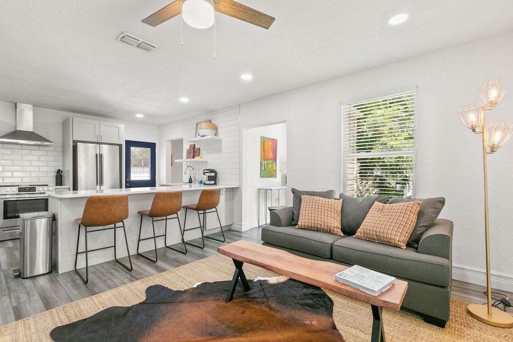 NEW Soho Sanctuary - Gorgeous Apartment Steps to S Howard Ave With Fenced Yard