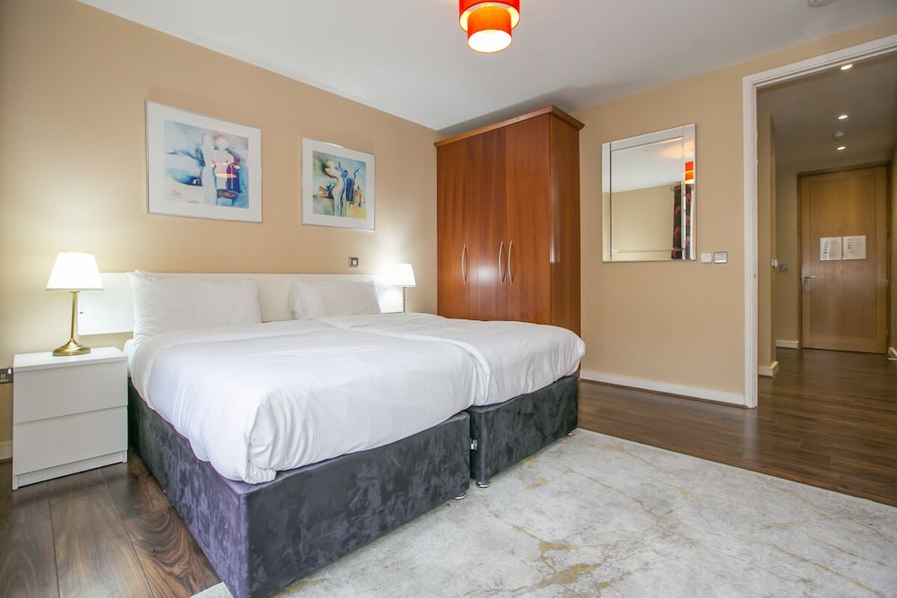 Grand Canal Square Apartments