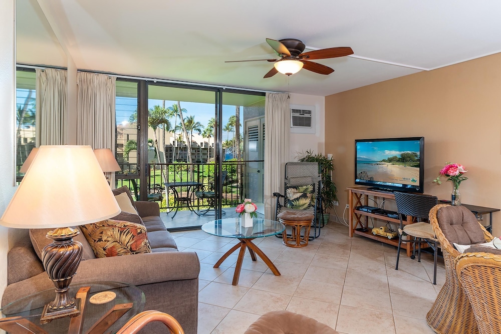 Kamaole Sands 2-204 - Dramatic Ocean and Courtyard Views, 1bd / 2ba, AC, Wi-fi
