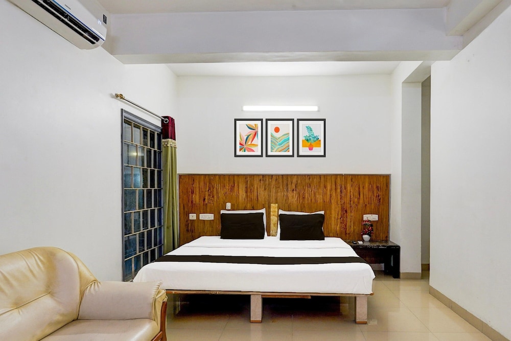 Cosy Castle at Medavakkam Near Jayachandran