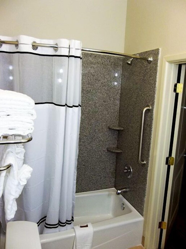 Garner Hotel Victoria - East by IHG