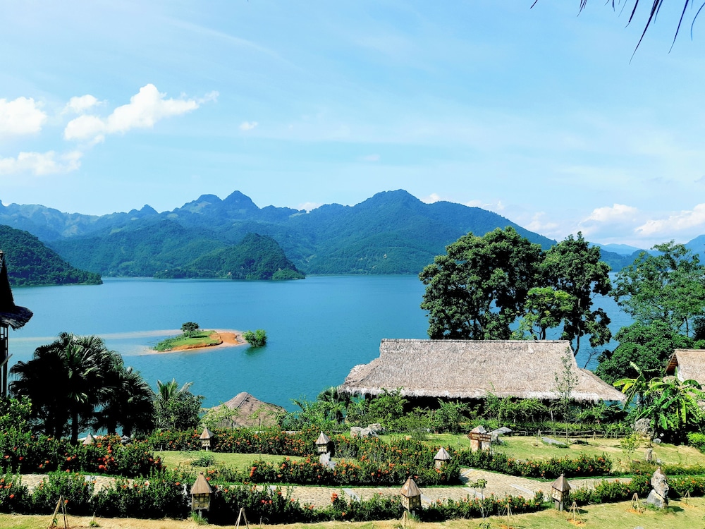 Mai Chau Hideaway Lake Resort 31