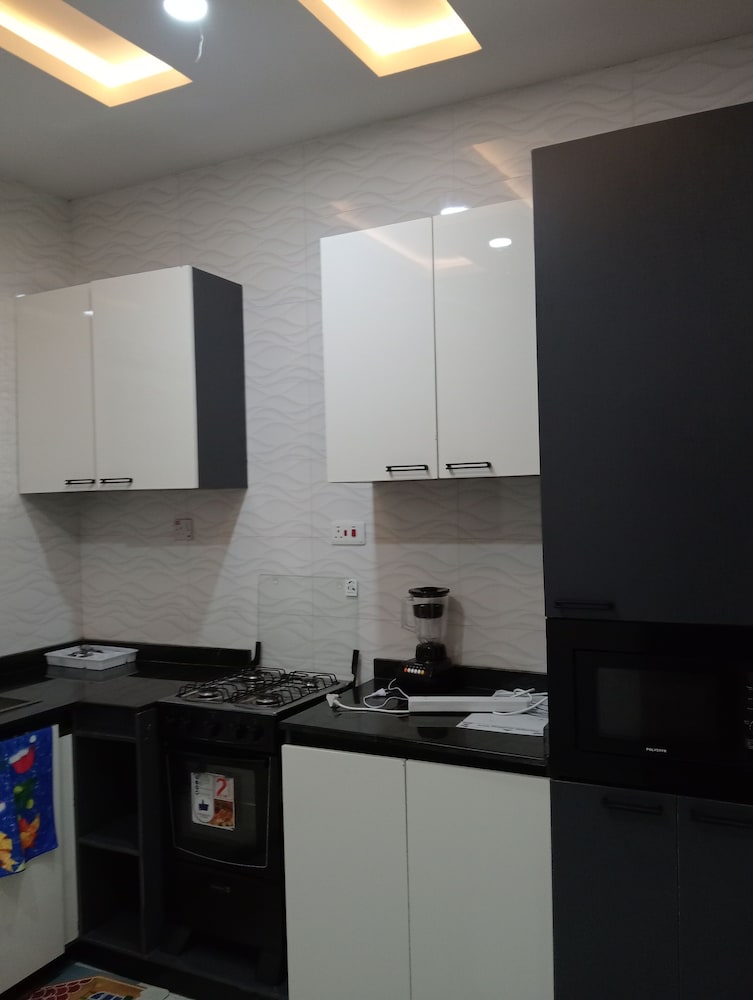 Pinefield Courts Apartmentl