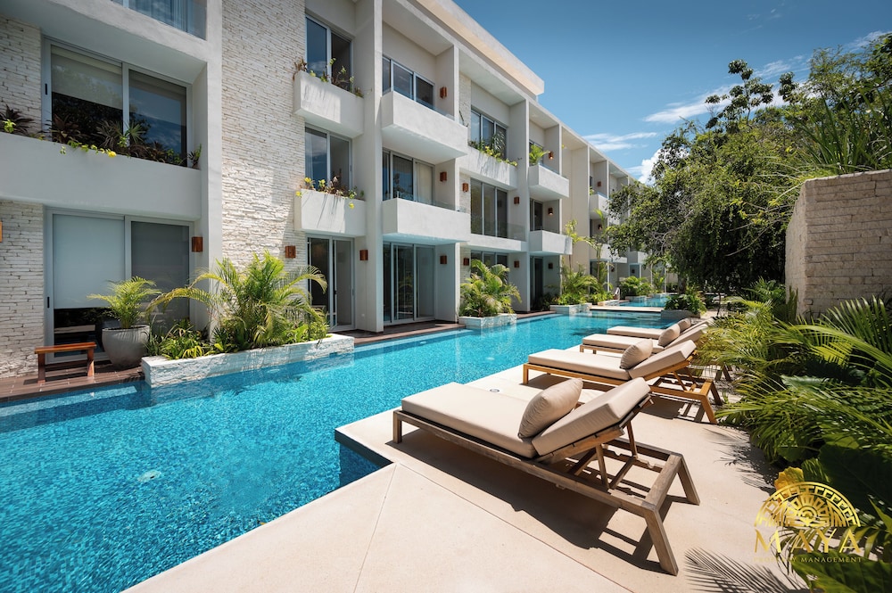 NHOA 303A Lux 2BR Pool View Aldea Zama