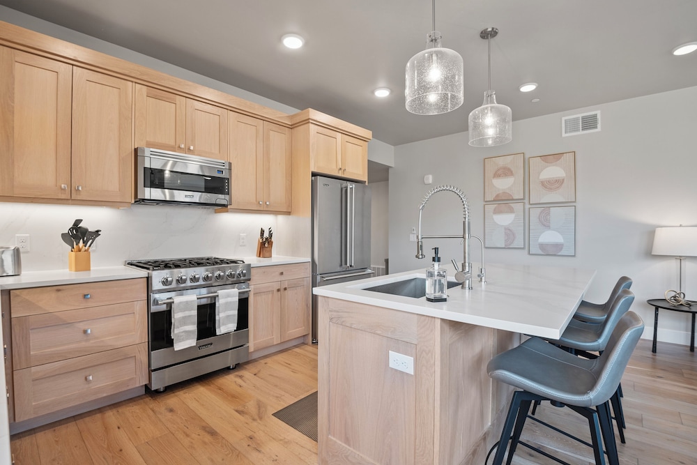 Mountain View Magic - Mayflower Lakeside