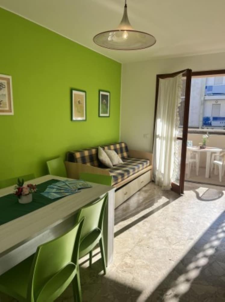 Modern Flat in a Building With Garden