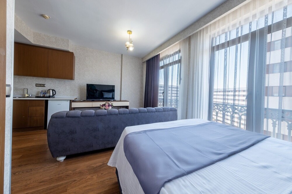 Elits Suits - Image 11