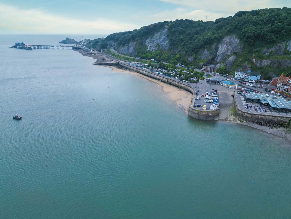 Overland Road 4 Bed House Mumbles