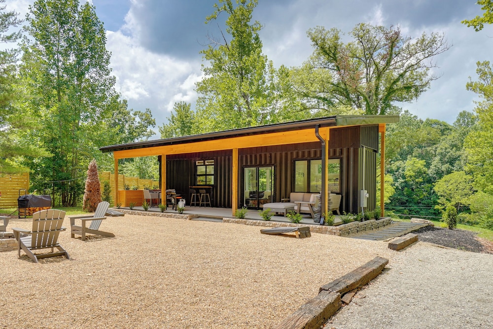 Container Cottage Between Knoxville & Sevierville!