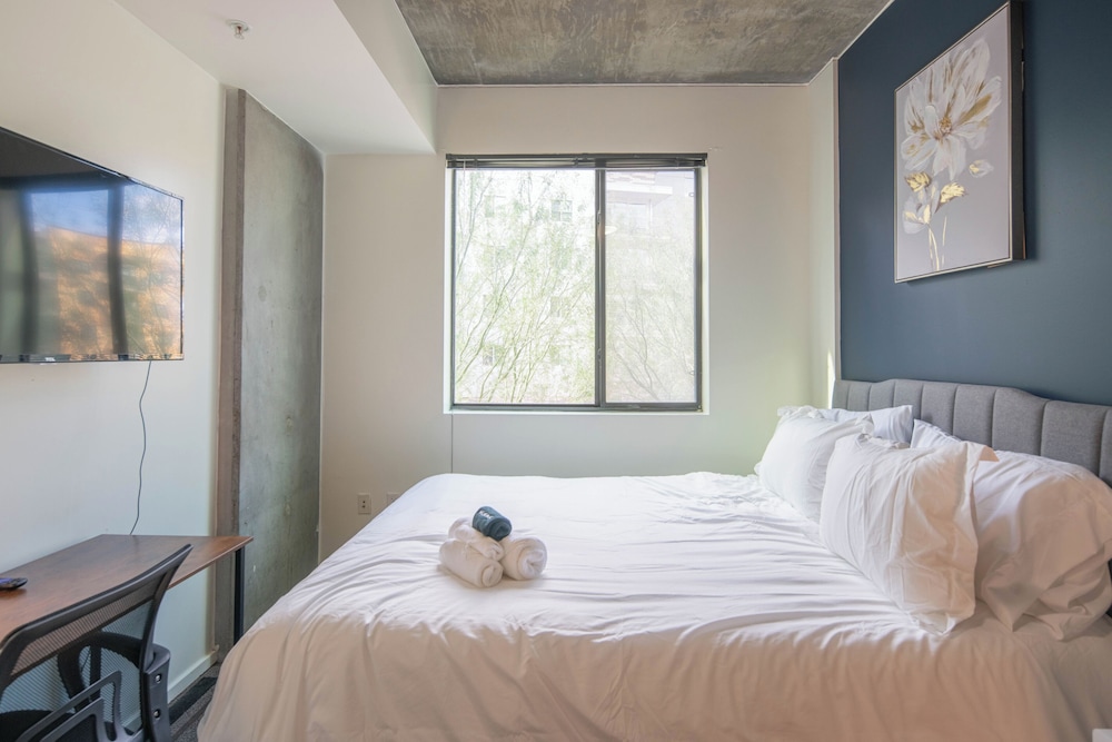 ROVE LIVING/KL - Roosevelt Point
