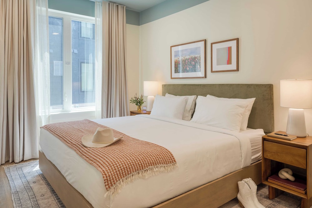 5 1BR Suites at The Gilmore Sleeps 20 12 South