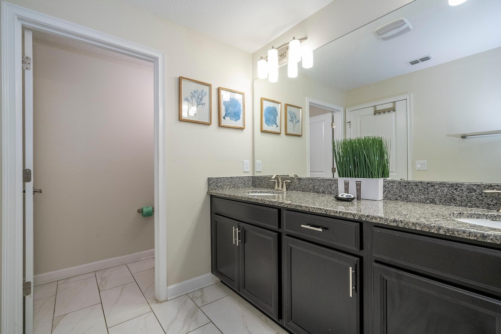 3085 TS - Opulent 5 BR Townhome Private Pool
