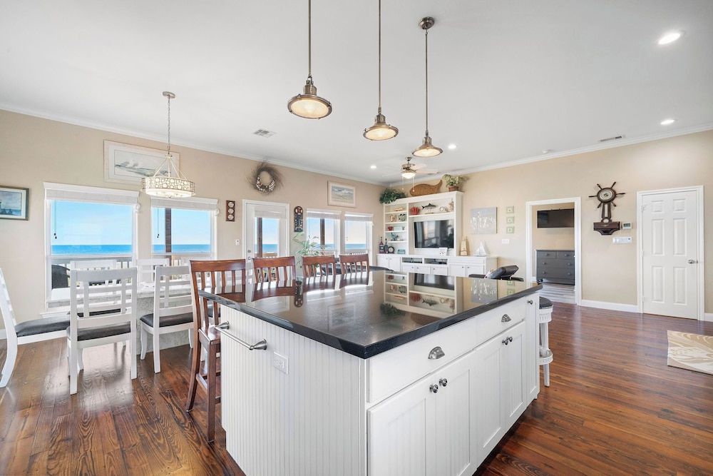 Beach Heaven by Ryson Vacation Rentals
