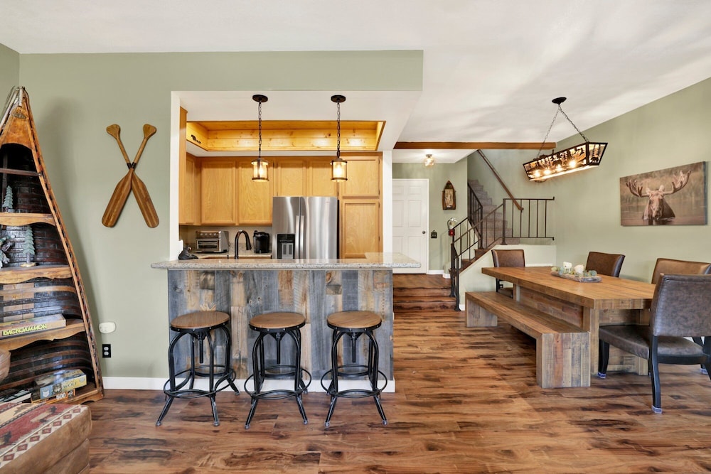 Woodland Retreat #2548