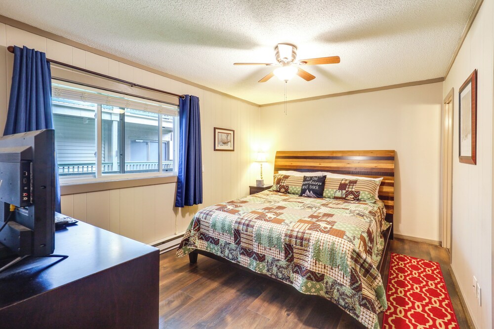 Furnished Deck + Resort Perks: Beech Mtn Retreat!