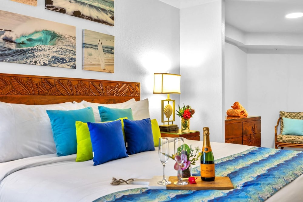 NEW KBM Resorts Free CAR Kaanapali Shores 6th Floor Ocean View Suite Steps to Pool and Beach Ks-616