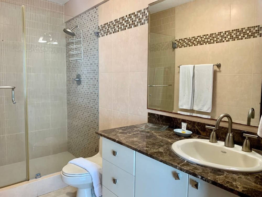 Mar Rojo I 2 Bedroom in Costa del Este
