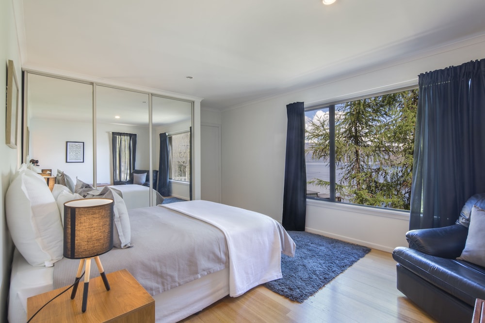Unit B - Aspen Villa view 3