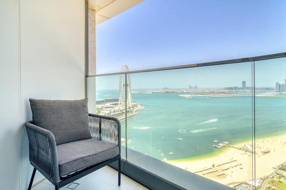 Serene Beachfront Ain Dubai View at Address JBR