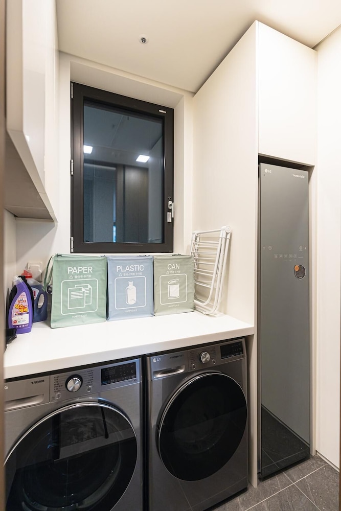 Caelum Black Gangnam Luxury Apt