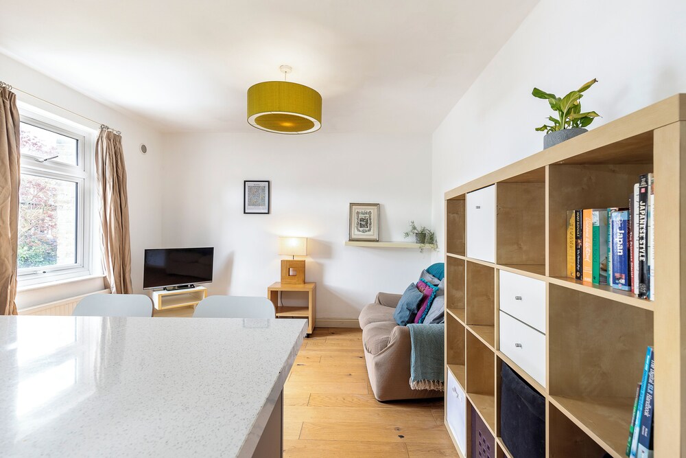 A Tranquil One-bedroom Flat Near Brockwell Park