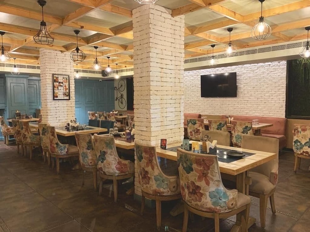 Food & Beverage