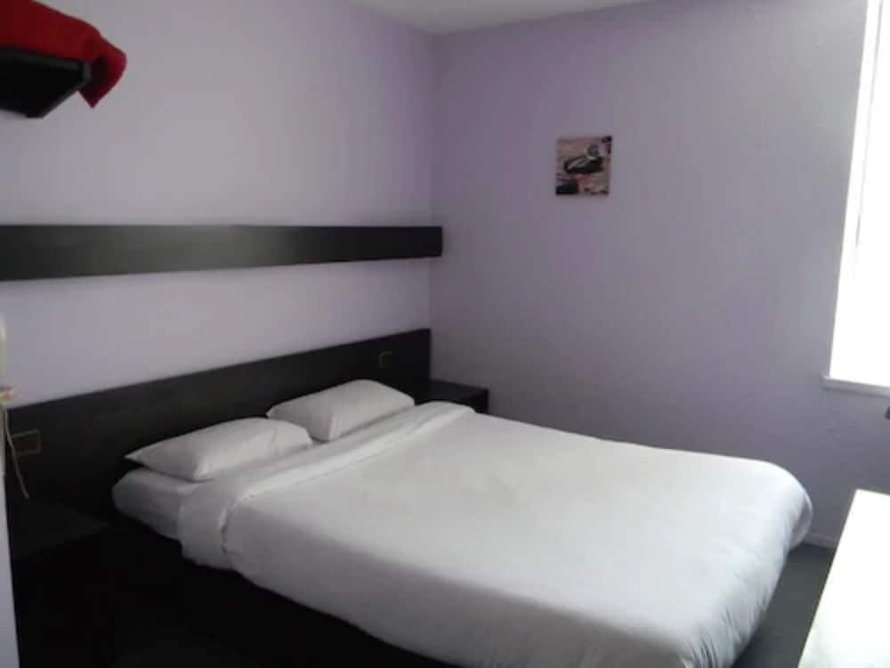 Poitiers Vacations - Class Hotel Poitiers - Property Image 4