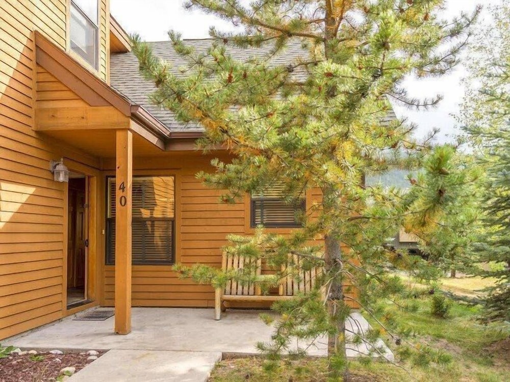Snake River Village 3 Bedroom Apartment by Key to the Rockies
