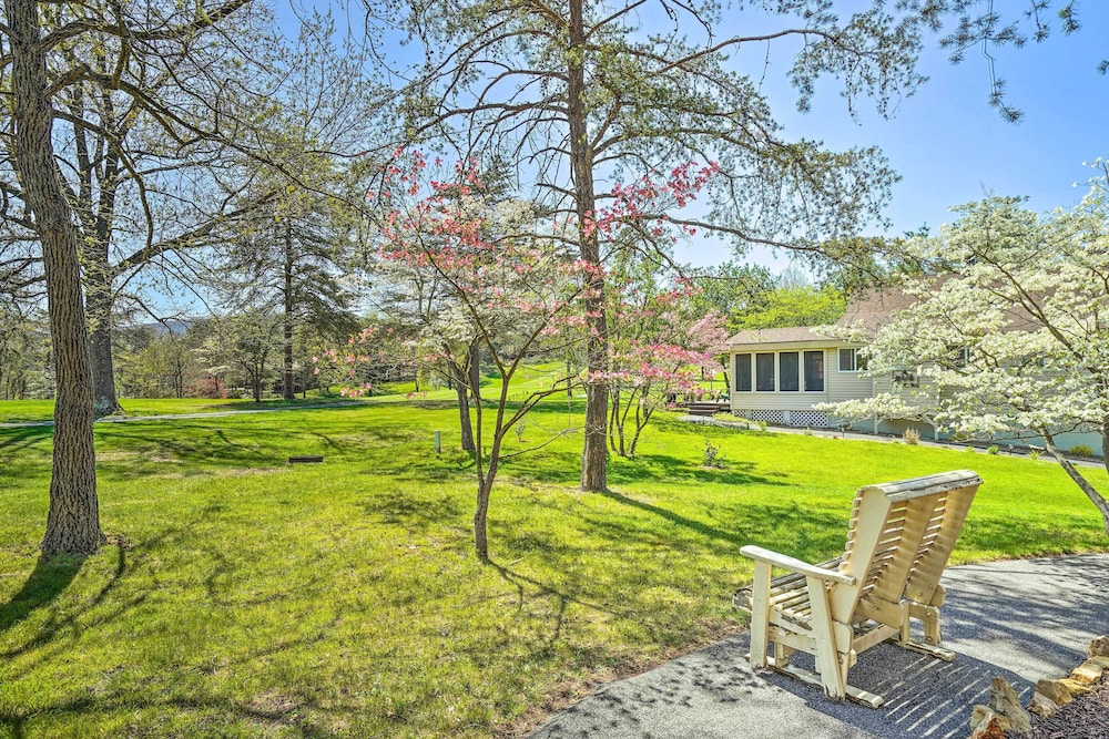 Retreat on The Woods Resort: Mtn View Golf Course! - Property Image 15