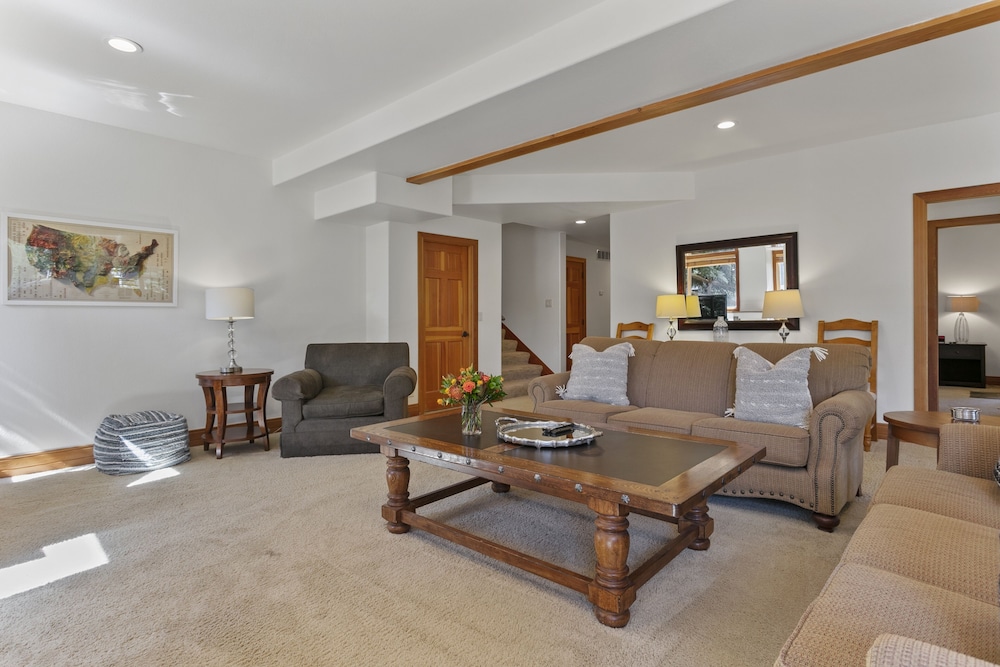 Solamere Drive Home at Deer Valley Resort - 6 Bedroom Home with Hot Tub #3220 6 Home