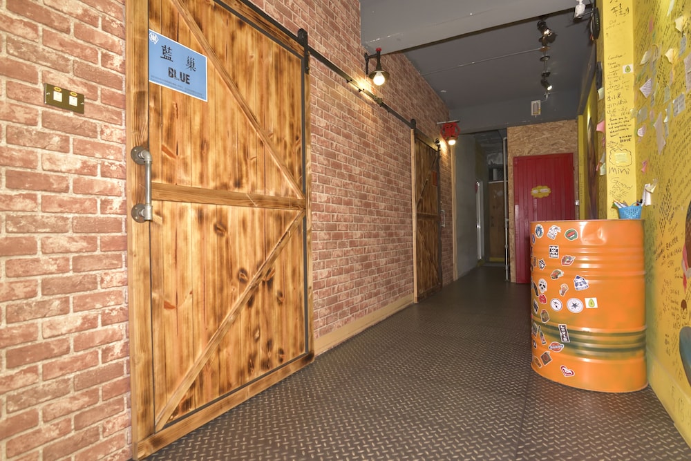Hive Backpackers