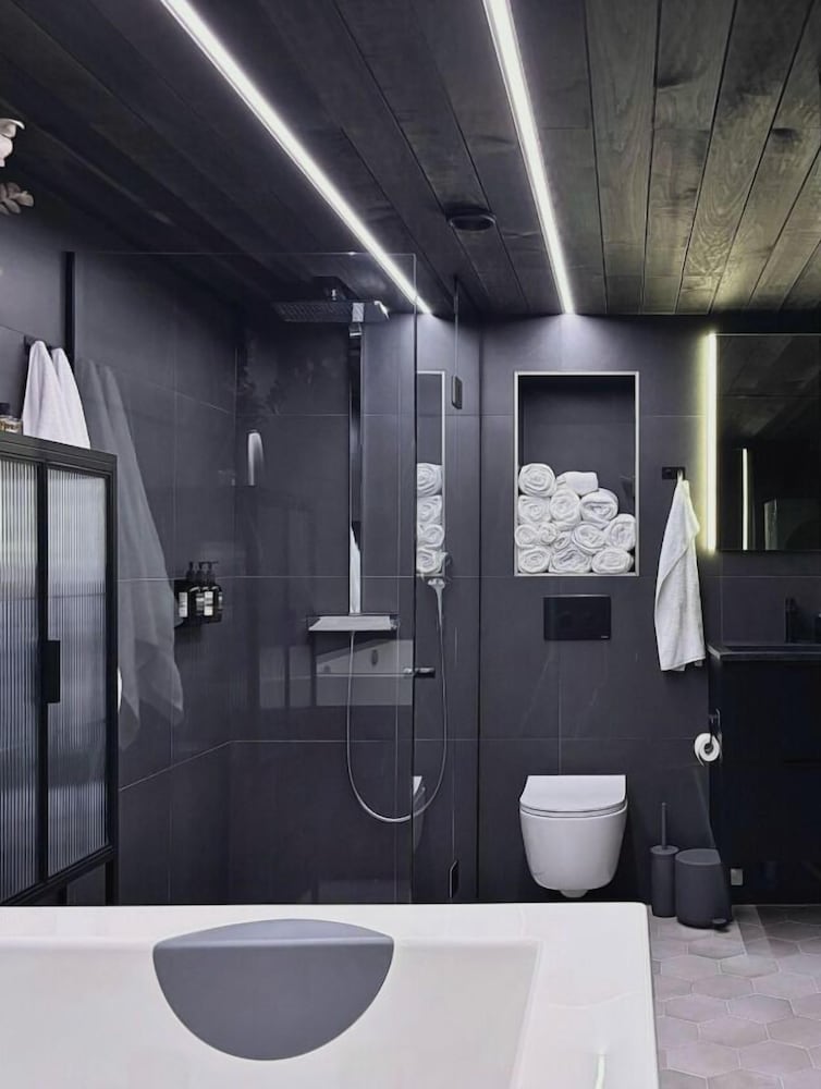 Suite with Sauna & Jacuzzi in Kamppi