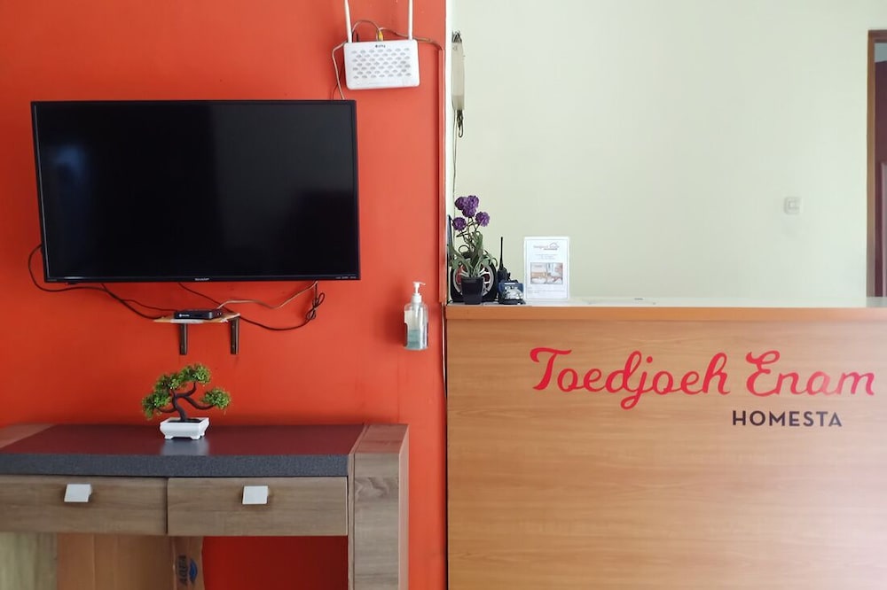 TwoSpaces Living at Toedjoeh Enam Homestay Syariah view 4