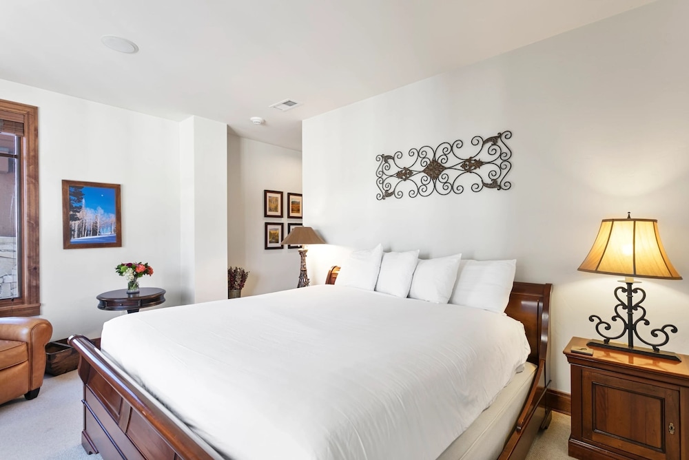 Shooting Star Lodge at Deer Valley Resort - Three Bedroom Residence #205 3 Condo