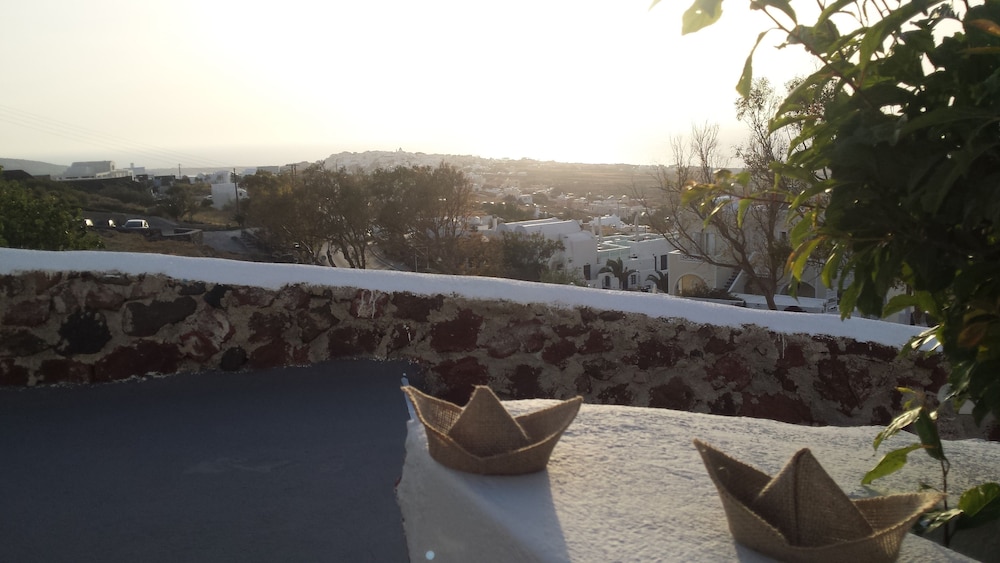 Alonistra Oia Houses