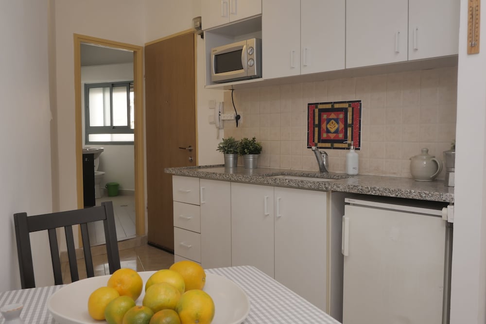 Allenby 2 Bed & Breakfast