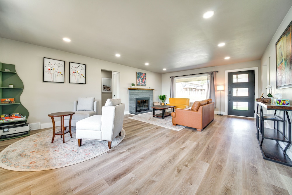 3 Mi to Dtwn: Family Home w/ Garden in Yakima