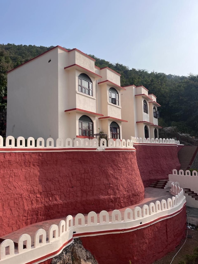 Mangal Murti Hotels Pvt. Ltd.