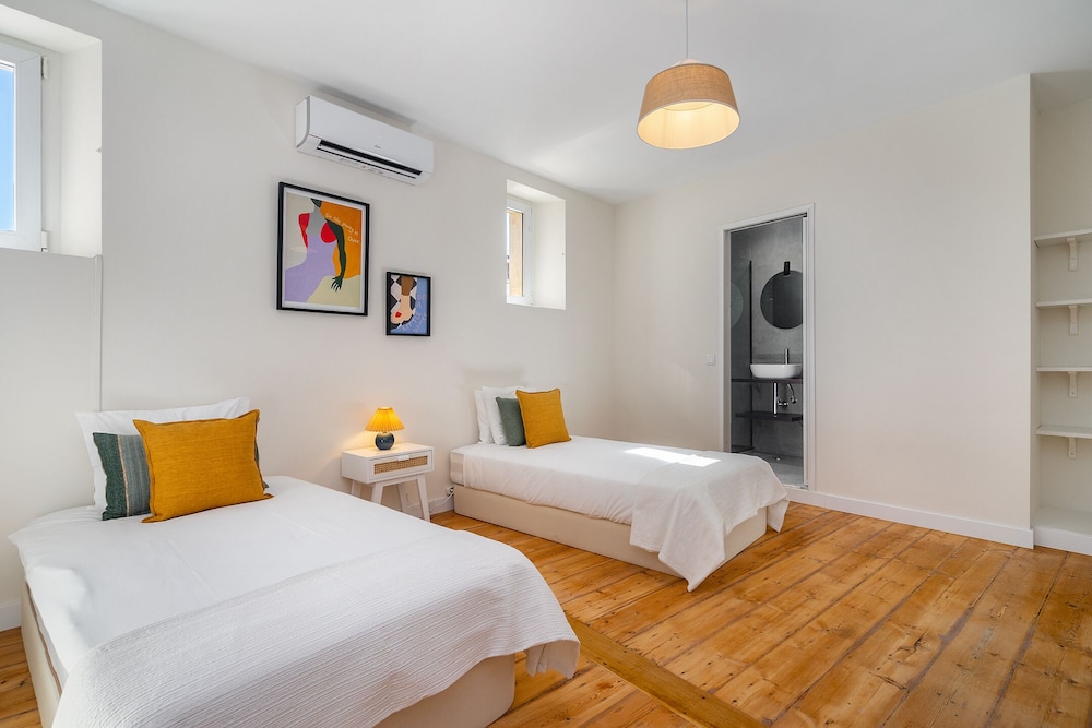 Brand new luxury apartment riverside view 4