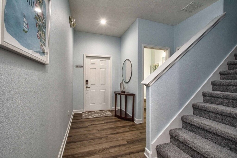 Tropical Waterfront, Completely Redone W/pool-3033 4 Bedroom Townhouse by Redawning view 4