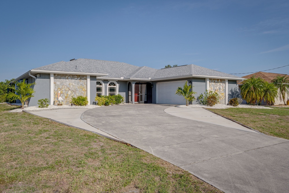 Port Charlotte Vacation Rental - 3 Mi to Beach! view 4
