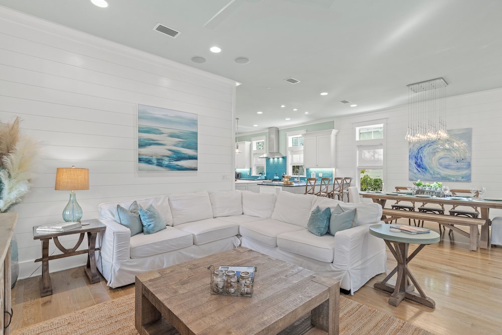 Sea Dlight: 3BR Beach Home Sleeps 10 With 4 Bikes in Watersound West