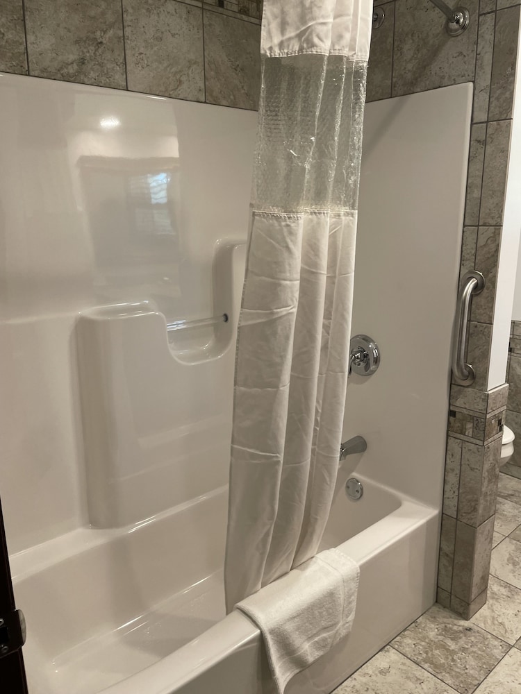 All Star Inn & Suites