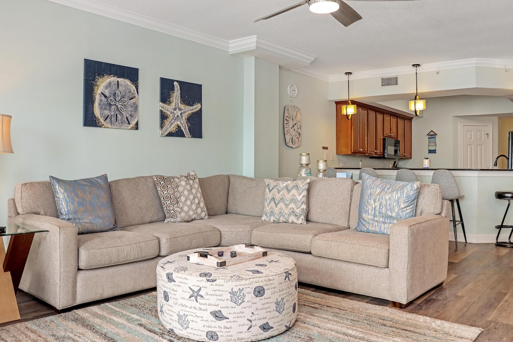 Paradise Shores 305