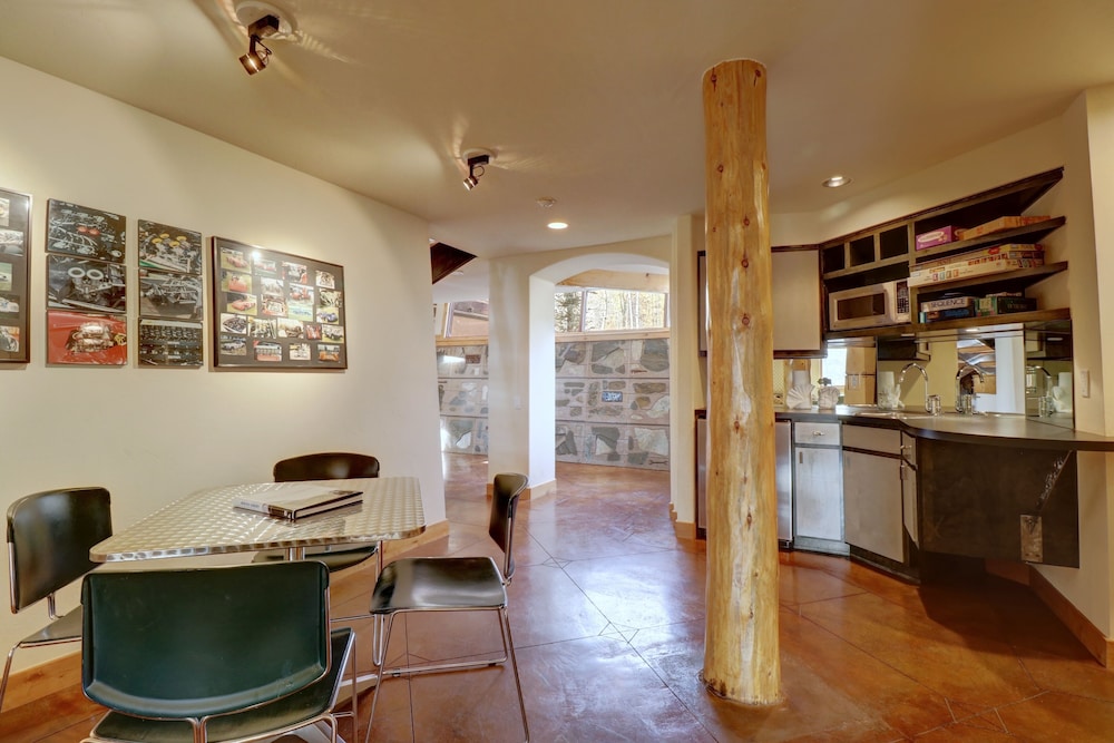 11 Stormwatch Circle 4br 3.5ba 4 Bedroom Home
