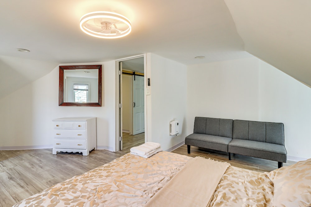 Walkable Abode in Stroudsburg's Business District!