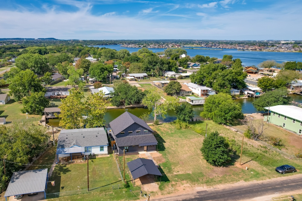 Waterfront Granbury Home w/ Electric Fireplace! view 5