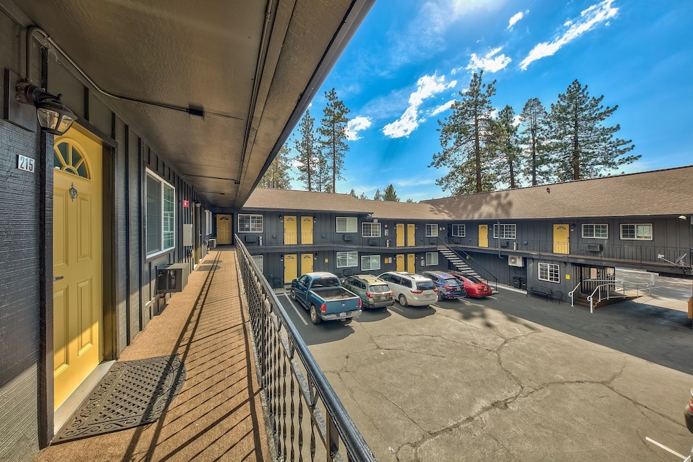 Lake Tahoe Vacations - Lake Ridge Hotel - Property Image 16