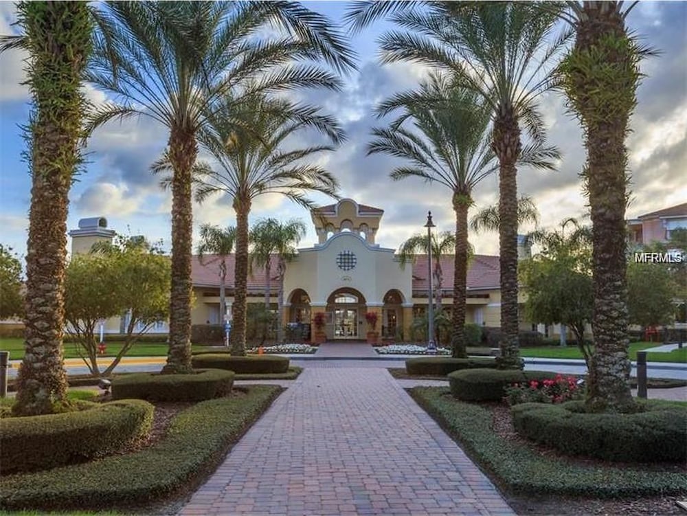 Vista Cay Resort