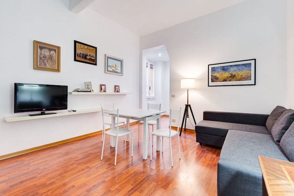 Borgo Vittorio near Saint Peter's square